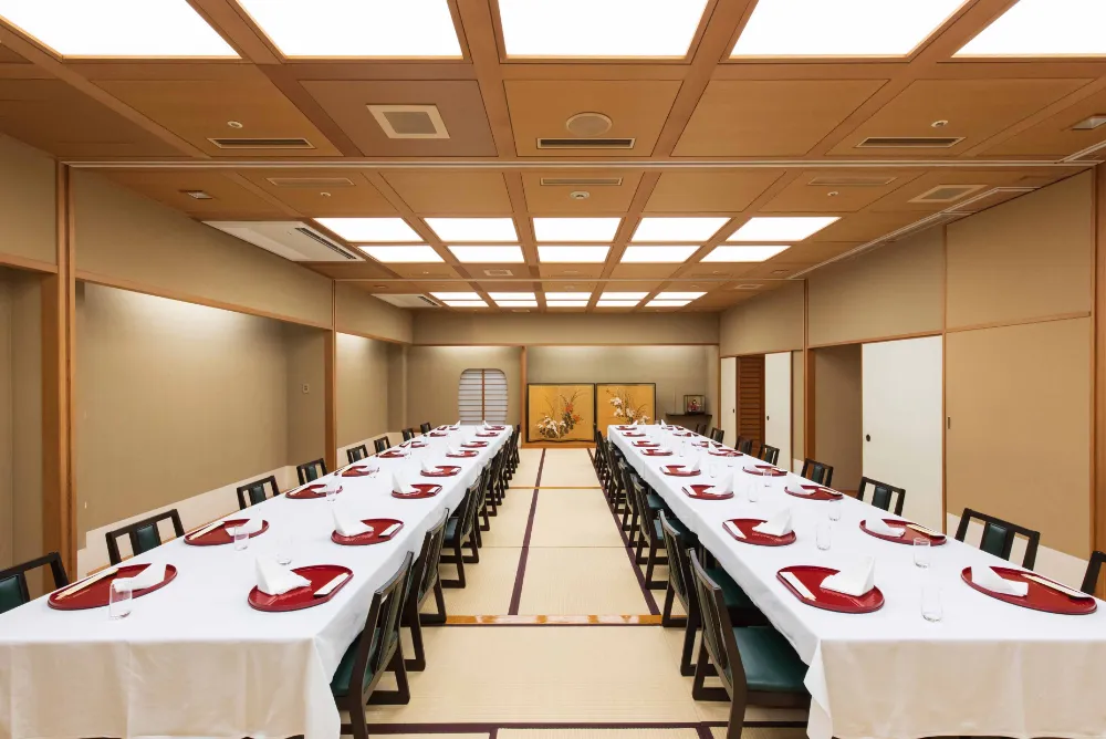 和室　雪、花、月