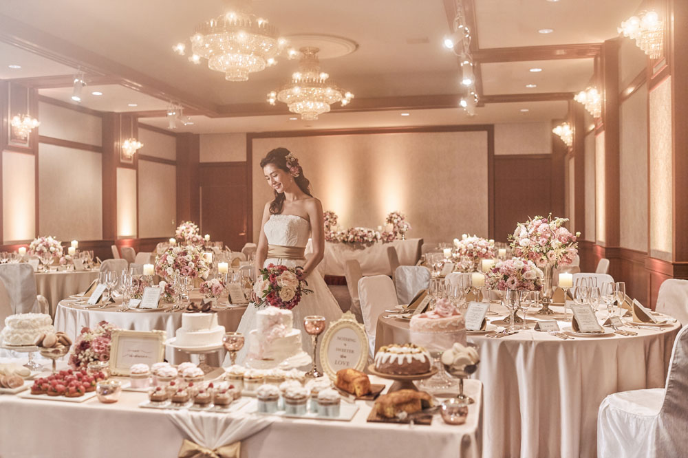 【コンチネンタル】ヨーロピアンテイストの落ち着いた空間をロマンチックに彩って