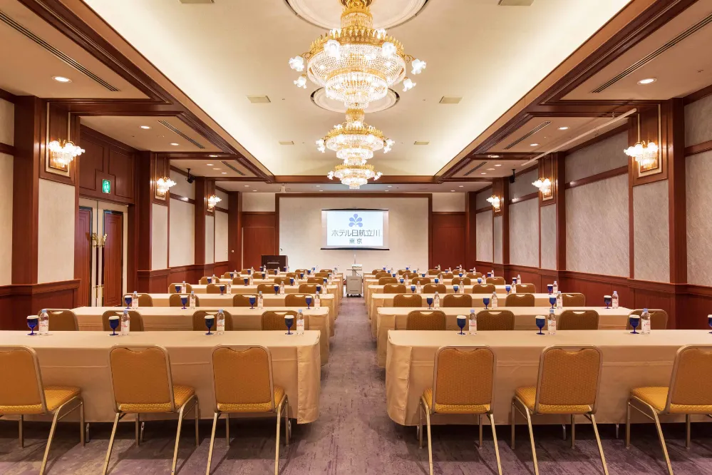 中宴会場　コンチネンタル