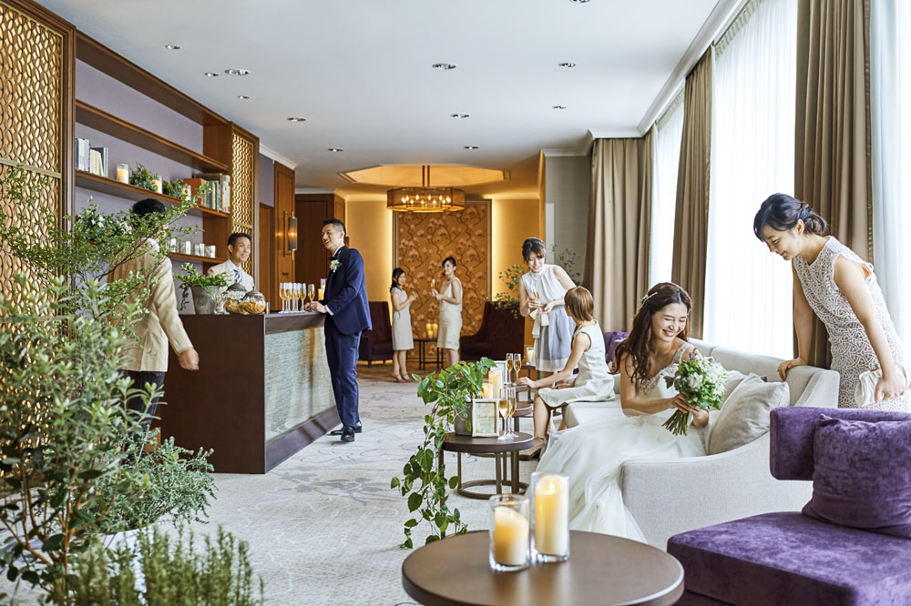 【マグノリア】専用のウェルカムスペースにも明るい自然光が降り注ぎ、パーティが始まる前から和やかな雰囲気に