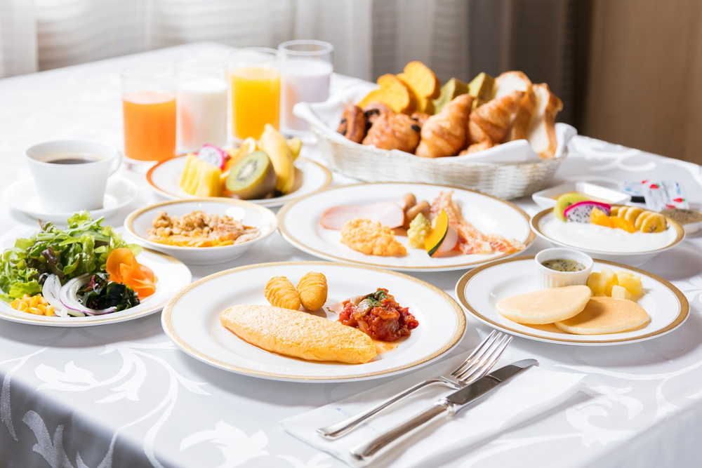 【朝食イメージ】オープンキッチンからはできたてオムレツをご用意